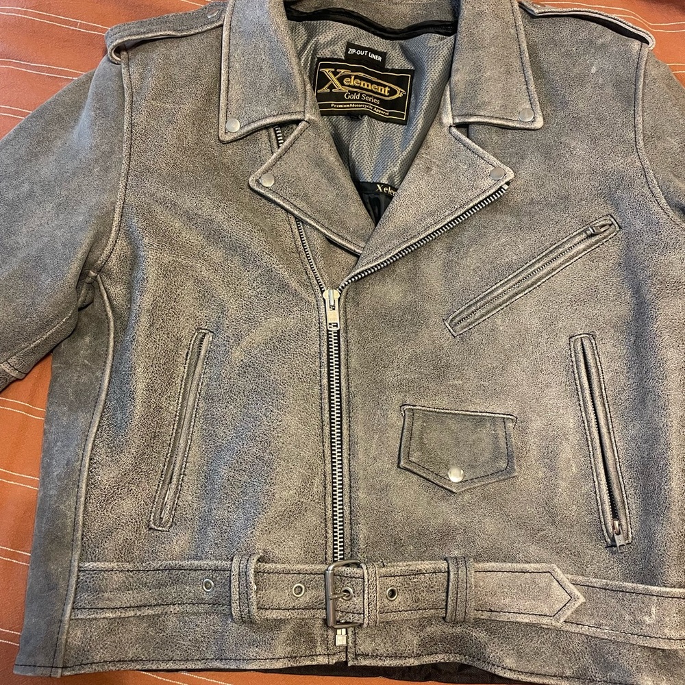 Xelement B7149 Men's 'Sliver' Distressed Gray Classic Motorcycle Leather Jacket